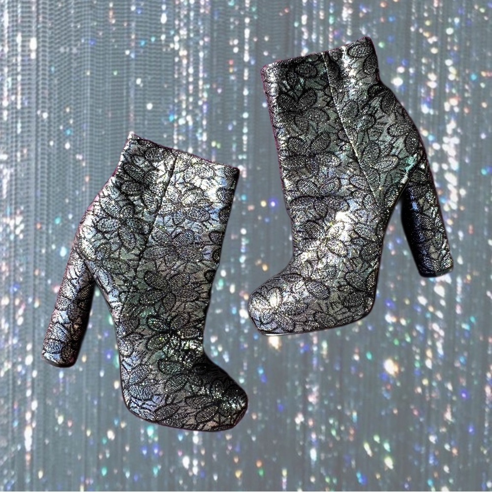 Steve Madden Metallic Silver Floral Platform Pumps Adair